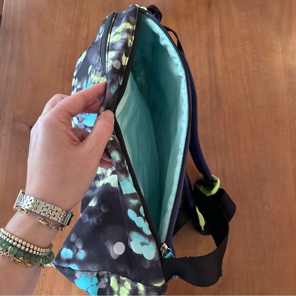 Ivivva by Lululemon Pack For Class Backpack School Night Light Black - Picture 8 of 8